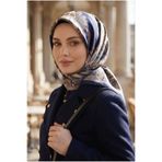 Vissona %100 Twill İpek Şal Desenli Lacivert Renkli 90x90 Eşarp Dikim Şekli : El Dikişi