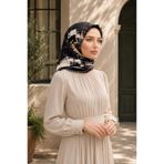 Vissona % 57 İPEK % 43 VİSKON Twill İpek Geometrik Desenli Bej - Gri Renkli 90x90 Eşarp Dikim Şekli : El Dik