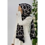 Vissona LÜKS MEDİNE İPEĞİ ÇİZGİLİ DESENLİ SİYAH - KREM RENKLİ 75X195 KIRIŞMAZ ŞAL MOSS KREP DİKİŞ TİPİ İTALY