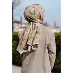 Vissona LÜKS MEDİNE İPEĞİ SONBAHAR DESENLİ HAKİ YEŞİLİ RENKLİ 75X195 KIRIŞMAZ ŞAL MOSS KREP DİKİŞ TİPİ İTALY