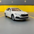 Welly Skoda Octavia 1/36 Ölçek Renkli Diecast Metal Model Araba 8+ Yaş İçin Oyuncak Araba