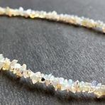WORLD WIDE GEMS Doğal Etiyopya Opal Cips Kesilmemiş Boncuklar 5-5,5 mm 18 inç Uzun String Takı Yapımı Değerli Taş Boncuk Kolye Bilezik için