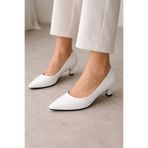YadeGrande Diva Kadın Büyük Numara (41-42-43) Beyaz Deri 3 cm Şampanya Mini Topuklu Stiletto