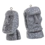 Yardwe 2pcs Moai Heykel Adası Baş Keychain Kolye Gerçekçi Minyatür Taş Heykel Dekorasyonu Ev Ofis Araba Anahtarları Çanta Aksesuarları Benzersiz Adası Figürin