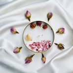 Yarence Design Kokulu El Yapımı %100 Vegan ve Organik Özel Günler İçin Uygun Özel Metal Kutuda Soya Mum, Uzun Süre Yanmaya Uygun Pamuk Fitil | Meditasyon , Çakra , Hediyelik (Çilek (Strawberry), Çifli (Double))
