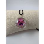 YAŞAYAN CANLI KOLYE/KELEBEK DESENLİ KURUTULMUŞ GELİN ÇİÇEĞİ (Pembe)