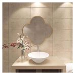 Yatak Odası ve Oturma Odası Dekoru için Dört Yapraklı Yonca Şekilli Metal Duvar Aynası, Banyo Duvara Monte Giriş Dekorasyonu için HD Makyaj Aynası (Altın 60 cm/23,6 inç)