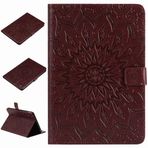Yiizy Apple Ipad Mini2 / Mini3 için Kılıf Kapak, Güneş Kabartmalı Stil Deri İnce Ayakta Koruyucu Kapak Kimlik ve Kredi Kartı Yuvaları Cepler Manyetik Kayış Cüzdan Kılıfı Kapaklı Kılıf (Kahverengi)
