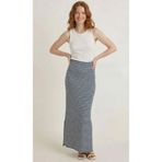 Yırtmaç Detaylı Beli Lastikli Lacivert Beyaz Çizgi Desenli Viskon Maxi Etek Beyaz 38