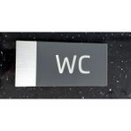 Yönline Gümüş Fırçalı Kabartma Wc Tabelası - Tuvalet Levha Mat