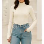Yumuşak Dokulu Pamuk Dokuma Uzun Kol Dik Yaka Parmak Geçmeli Body Modal T-Shirt - Ekru