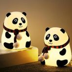 Yumuşak Silikon Panda Mini Gece Lambası Dekoratif Işık Derecesi Ayarlanabilir Yatak Odası Lambası Kitap Okuma Lambası Çocuk Odası 106X112X136MM QY006 (Atkılı Panda - QY006)