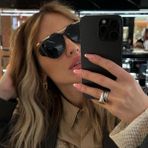 Yves Saint Laurent Saint Laurent Paris SL 0137 Amelia 001 55-14-135 Unisex Güneş Gözlüğü – Siyah Metal Çerçeve, Füme Mat Cam, UV400