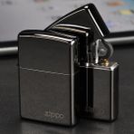 Zippo Logolu Ebony Parlak Siyah Çakmak