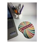 Zirvelerde Taç Takmış Bir Kraliçe Baskılı Bilek Destekli Mouse Pad