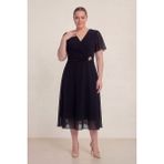Zks Grup Tekstil-Kadın Büyük Beden Kruvaze Broş Detaylı Şifon Midi Abiye Bordo, Siyah - 3XL