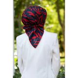 % 57 İpek % 43 Viskon Twill İpek Büyük Çiçek Desenli Lacivert - Kırmızı Renkli 90X90 Eşarp Dikim Şekli : El Dikişi