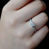 0.23 ct Kolu Taşlı Modern Tasarım Pırlanta Tektaş Yüzük