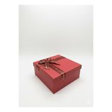 1 Adet Kabartmalı Mat Kırmızı Deri Görünümlü Kare Hediye Kutusu 19x19 cm 088