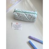 1 Çok Şey Çiçek Desenli Kalemlik / Kalem Kutusu , Astarlı , Tek Gözlü , Fermuarlı, 18*7*6cm Boyutunda - Açık - Turkuaz
