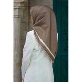 100% Twill İpek Düz Renk Bordür Desenli Taş - Krem Renkli Daha Tok Exclusive Serisi 90X90 Dikim Şekli : El Dikişi Eşarp