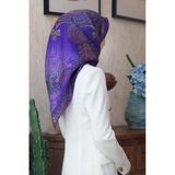 %100 Twill İpek Şal Desenli Mor Renkli 90X90 Eşarp Dikim Şekli : El Dikişi