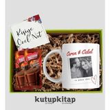 14 Subat Sevgiliye Özel Fotoğraflı Beyaz Kupa Sıcak Çikolata Kişiye Özel Not Hediye Seti Kupa Bardak Kutup Kitap