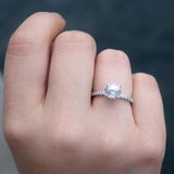2.12 ct Kenarı Taşlı Pırlanta Topaz Tektaş Yüzük