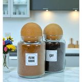 2'li Ahşap Top Kapaklı Cam Filtre Kahve Çay Saklama Kavanozu Seti 800 ml Etiket Hediyeli - Açık Kahverengi - Şeffaf - 2 Adet
