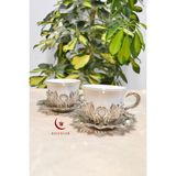 2’li Gümüş Desenli Zemzem Takımı ve Kahve Fincanı Seti | Metal Tabağı ve Fincan Altlığıyla Şık Sunum - Beyaz