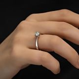 4 Tırnaklı Swarovski Taşlı 925 Gümüş Tektaş Yüzük