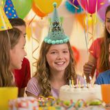 40 cm Baş Çevresi – 25 cm Makaron Yeşil Ponponlu Happy Birthday Doğum Günü Şapkası