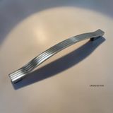 5 ADET Akasya Çizgili Krom Dolap Kulpu – Alüminyum Modern Mobilya Kulpu (128 mm / 160 mm / 192 mm / 224 mm) (224mm)