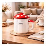 500ml Lucky Mantar Tasarımlı Kapaklı Seramik Kupa – Kaşıklı Mavi Dekoratif Kahve Kupası (Ebru Kırmızı)