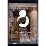 8 Mart Kadınlar Günü İndirimi Cam Vitrin Sticker, 60 cm (Beyaz)