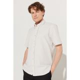 AC&Co / Altınyıldız Classics Erkek Bej Slim Fit Dar Kesim Düğmeli Yaka Gofre Desenli Gömlek