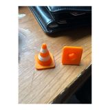 ADA 3D 4 Adet Turuncu Beyaz Trafik Konisi Tasarımlı Oto Lastik Jant Sibop Kapağı