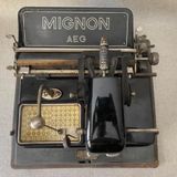 Aeg Mignon Antika Daktilo - Koleksiyonluk Metal Kasali Daktilo No4