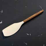Aesco Akasya Saplı Premium Silikon Spatula – Isıya Dayanıklı, Yapışmaz ve Çizmez Yüzeyli, Doğal Ahşap Saplı Mutfak Gereci (Üç Renk Seçeneği) (Beyaz) - 0 - 19 L