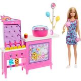 Aesco Barbie Mysteries: Beach Detectives Barbie 'malibu' Bebek, Pamuk Şeker Makinesi, Oyun Kabini ve Ödüller ile Birlikte 20 Aksesuar Içeren Oyun Seti, JFV67 - Ahşap