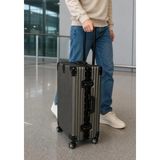 AGM Rimowa Modeli Alüminyum Kırılmaz Premium 20 Inç Döner Tekerli Tsa Kilitli Antrasit -Siyah Renk Valiz - Bavul , Rimowa Modeli Essential Valiz Siyah Renk - ORTA BOY - 0 - Siyah