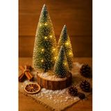 Ahşap Kütük Üzerinde 4’Lü Led Işıklı Noel Kar Efektli Çam Ağaçları Seti 23 Cm - 18 Cm - 12 Cm -13 Cm Vitrin