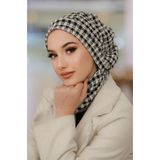 Aişe tesettür Siyah Beyaz Ekoseli Tesettür Bere