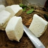 Akalp Çiftliği Tam Yağlı Maraş Sıkma Peyniri 500 Gr