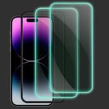 AKARMOVO 2'li Paket Işıklı Hava Yastığı Temperli Cam Ekran Koruyucu iPhone 14 Pro (6,1 inç) için Kolay Kurulum Çerçevesi, Parlayan Yükseltilmiş Kenarlara Sahip Dayanıklı Şeffaf Film, Güçlü Koruma ve Harika Görünüm