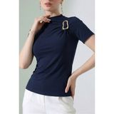 AKD Atelier Kadın T-Shirt Kısa Kollu Gold Toka Detaylı Büzgülü Yarım Balıkçı Yaka Sandy Likralı Şık Bluz - Lacivert - XL