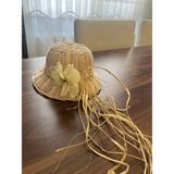Aktar El Yapımı Rattan Şapka Dekoratif – Doğal Hasır Kadın Yaz Şapkası Çiçek Detaylı Bohem Stil - Çap: 28 – 32 cm