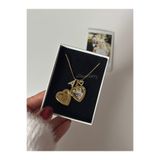 Alis Accessory Solda tarih baskı sağda fotoğraflı harfli kalp kolye