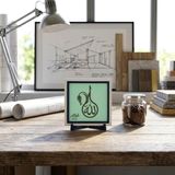 Allah Yazılı ve Lale Kompozisyonlu Butik Dekoratif Obje 10x10 cm | Yaşam alanları için şık tasarım, ev ve ofis dekorasyonunu tamamlayan özel parça