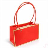 Altın Çerçeveli Karton Hediye Çantası 22×14×11 cm – Kırmızı